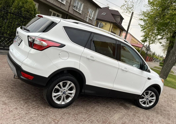 Ford Kuga cena 61700 przebieg: 198555, rok produkcji 2017 z Olsztynek małe 704